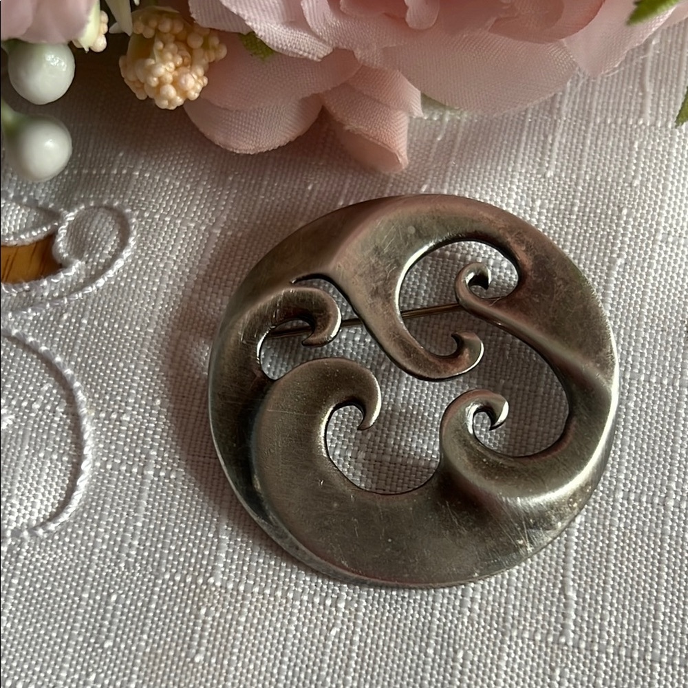 VINTAGE 925 MIA Silver Swirl Brooch 1.75” round shaped